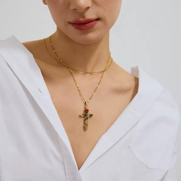 NEW✨18K Gold Plated Rose Cross Necklace - Picture 1 of 7